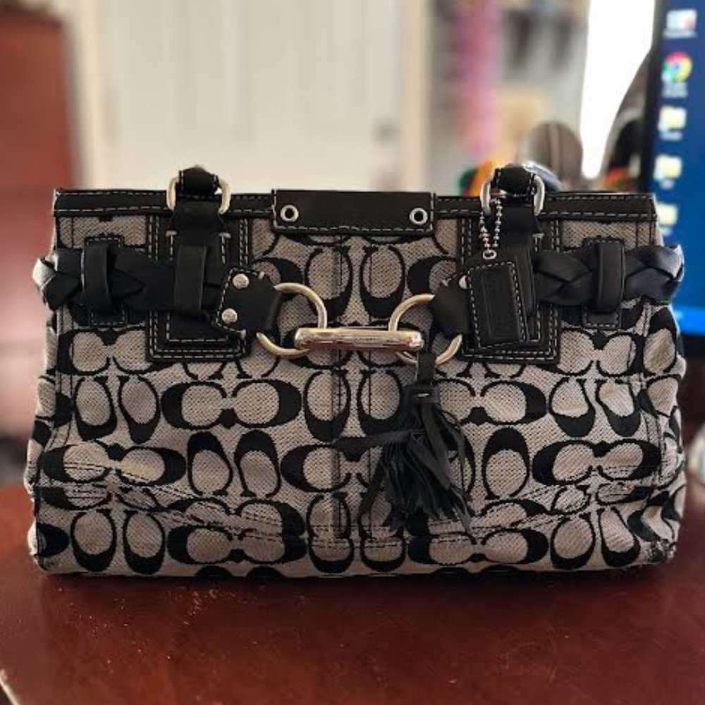 COACH HANDBAG